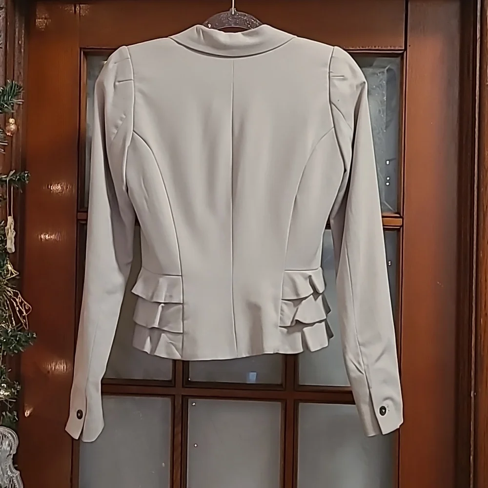 Ruffled Blazer - Picture 5 of 5